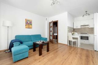Turquoise Apartment in Cracow with Large Terrace by Noclegi Renters - 5