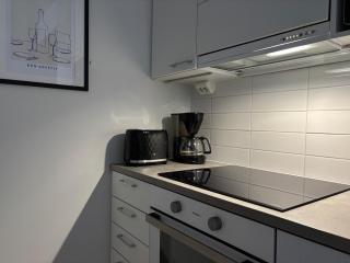 New Aurora Suite - 2 Beds, Near City Centre, WiFi, Free Street Parking, Self Check-in - 5