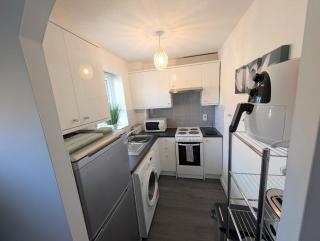 1Bed ground floor maisonette in CMK Free parking perfect for BUSINESS SOLO TRAVELLER Relocation guests welcome Managed by Chique Properties Ltd - 5