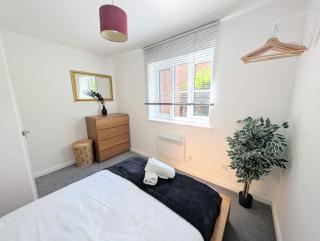 1Bed ground floor maisonette in CMK Free parking perfect for BUSINESS SOLO TRAVELLER Relocation guests welcome Managed by Chique Properties Ltd - 7