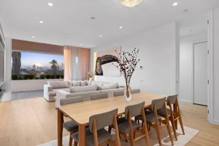 Elegant Port Melbourne Apartment Steps from the Beach - 8