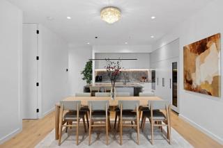 Elegant Port Melbourne Apartment Steps from the Beach - 5