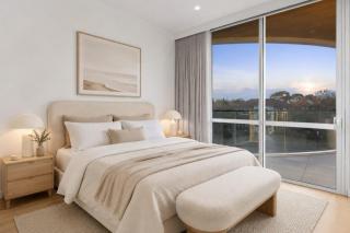 Elegant Port Melbourne Apartment Steps from the Beach - 1