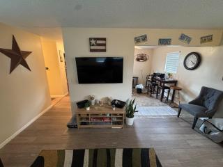Freshly Remodeled 2 Bedroom Retreat - 8