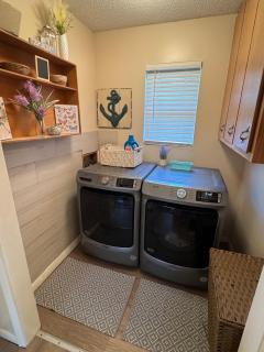 Freshly Remodeled 2 Bedroom Retreat - 7