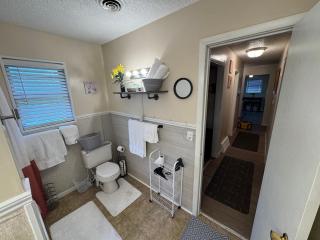Freshly Remodeled 2 Bedroom Retreat - 5