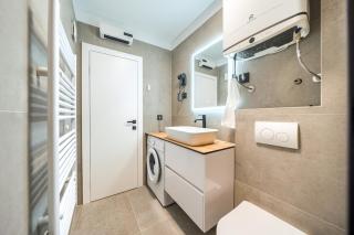Highland Split Apartments - Unit 2 - 7