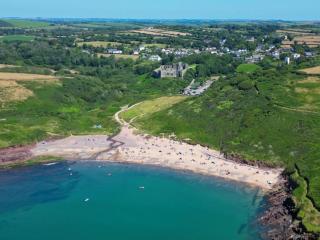 Bumblebee - 2 Bedroom Lodge - Manorbier - 4