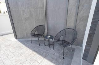 Minimalist 4BR Chiang Mai Home: Fits 10, Cozy. - 4
