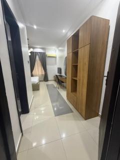 Max Pearl Stylish and Very Modern One Bedroom Apartment - 5