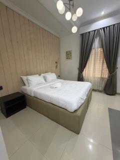 Max Pearl Stylish and Very Modern One Bedroom Apartment - 3