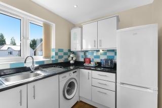 Heathrow Living 2BDR 2BA Apt by 360 Stays - Apt 08 - 4