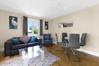Heathrow Living 2BDR 2BA Apt by 360 Stays - Apt 08 - 0