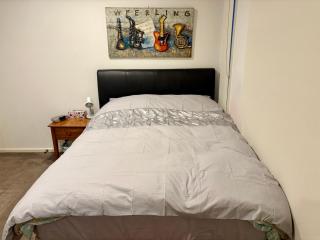 Spacious Master Room with Private Ensuite - 6