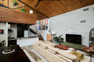 Bottega Loft - Industrial Charm with Artistic Flair - 4
