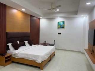 PLAY HOTEL BUDHA TOWER sector 18 metro - 3