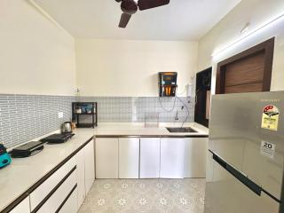 Candolim 2BHK Family Apartment with Mangrove View & Pool - Near Beach - 8