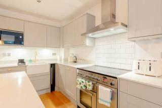 Newly Refurbished 2BD Flat - Wimbledon Village! - 9