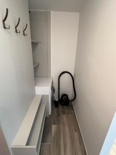 Refurbished 1 bedroom apartment for rent - 2