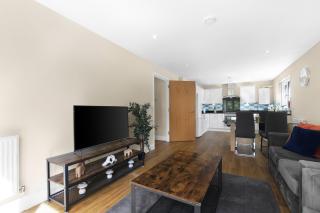 Heathrow Living 2BDR 2BA Apt by 360 Stays - Apt 12 - 8