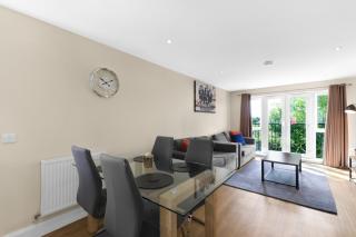 Heathrow Living 2BDR 2BA Apt by 360 Stays - Apt 12 - 6