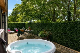 Amber Lodge, Strawberryfield Park - Hot Tub - Free WiFi & Parking - 4