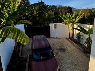 Amani Safari Homestay - 9