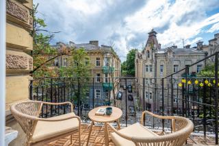 Stylish apartment with balcony & Old Town charm - 6