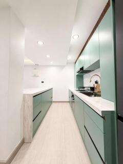 5 Bedroom Central Bangkok Pool Villa with Netflix - 4