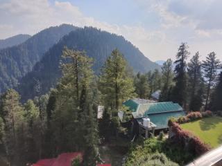 Haven Alpine Retreat - 5BR Luxury Villa in Dunga Gali near Mushkpuri Track - 0