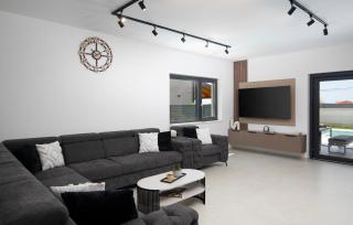 Lovely Home In Valbandon - 7