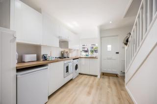 Calella Beach - 2-bedroom house with sea glimpses and sunny rear patio - 8