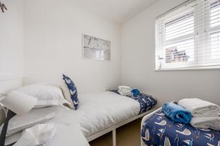 Calella Beach - 2-bedroom house with sea glimpses and sunny rear patio - 4