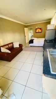 Croydon De Vue OR Tambo Self Catering Cottage - 7