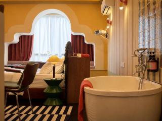 Dooga's Signature Suites Collection with Bathtub at R&F Princess Cove - 5