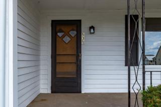Simple Comforts, Family and Pet Friendly Stay - 2