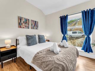 Peak View Terrace 2BR in Buxton, Peak District with Parking - 2
