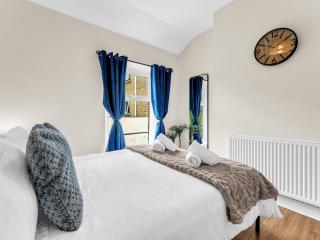 Peak View Terrace 2BR in Buxton, Peak District with Parking - 1