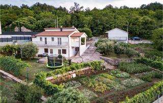 Amazing Home In Grubine With Wifi - 0