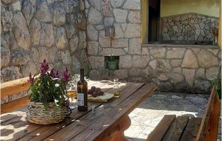 Amazing Home In Grubine With Wifi - 1