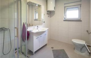 Amazing Home In Grubine With Wifi - 5