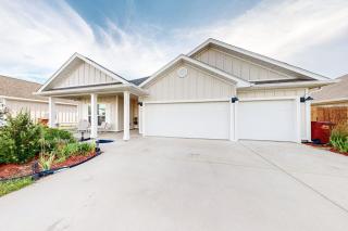 Gorgeous coastal home with plenty of space close to everything - dog friendly - 6
