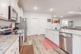 Gorgeous coastal home with plenty of space close to everything - dog friendly - 4