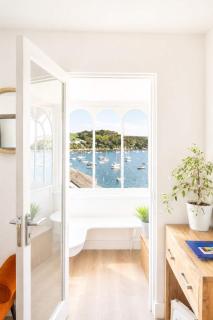 Breathtaking High Street Townhouse With Stunning Sea Views at 'The Old Fishermans Townhouse' - 7