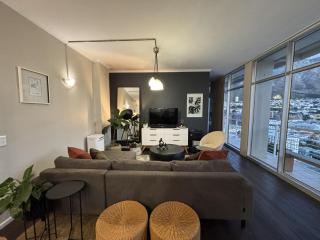 Luxury Top-Floor Retreat - Table Mountain Views - 6