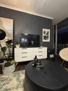 Luxury Top-Floor Retreat - Table Mountain Views - 8