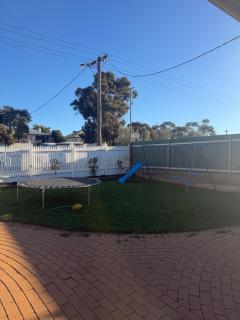 Lamington Guesthouse - 9