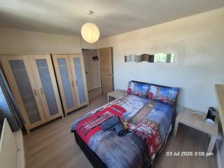 Plush four double bedroom two toilets one bathroom large terrace Stockwell Brixton - 3