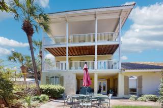 Gorgeous coastal home with plenty of space with shared pool & beach access - 9