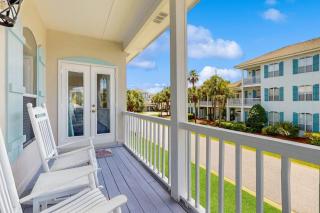 Exceptional private home pet friendly with private patio and shared pool - 8